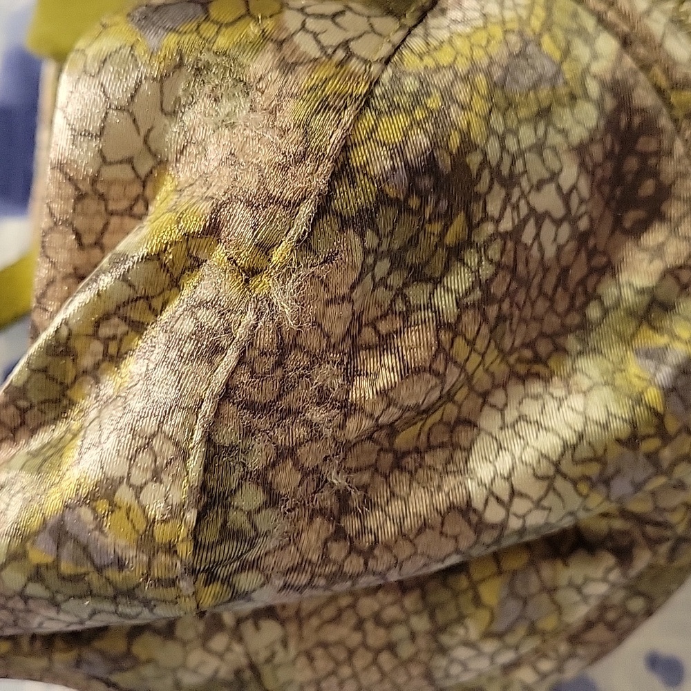 Victoria's Secret 36B Underwire Green Snakeskin Bra - Picture 6 of 6